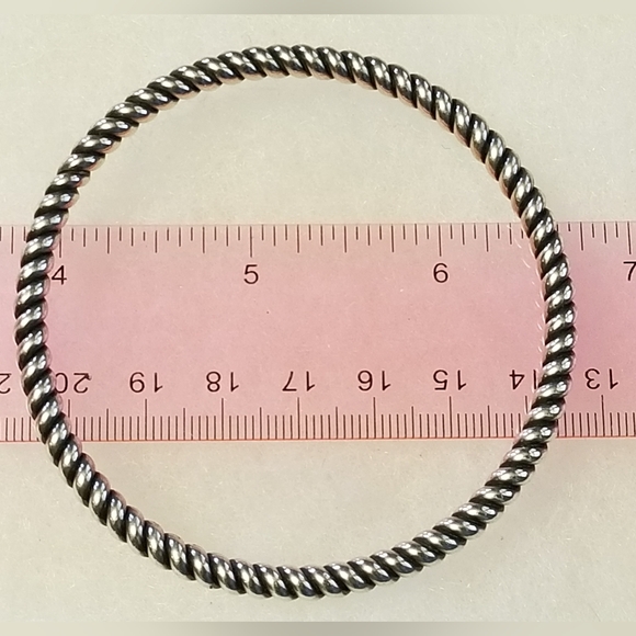 Rare Silpada Sterling Silver Twisted Bangle Bracelet - Picture 5 of 14